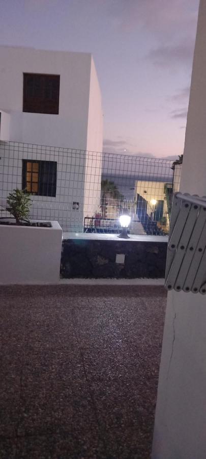 Beautiful Spacious 1-Bed Apartment With Aircon Puerto del Carmen  Bagian luar foto