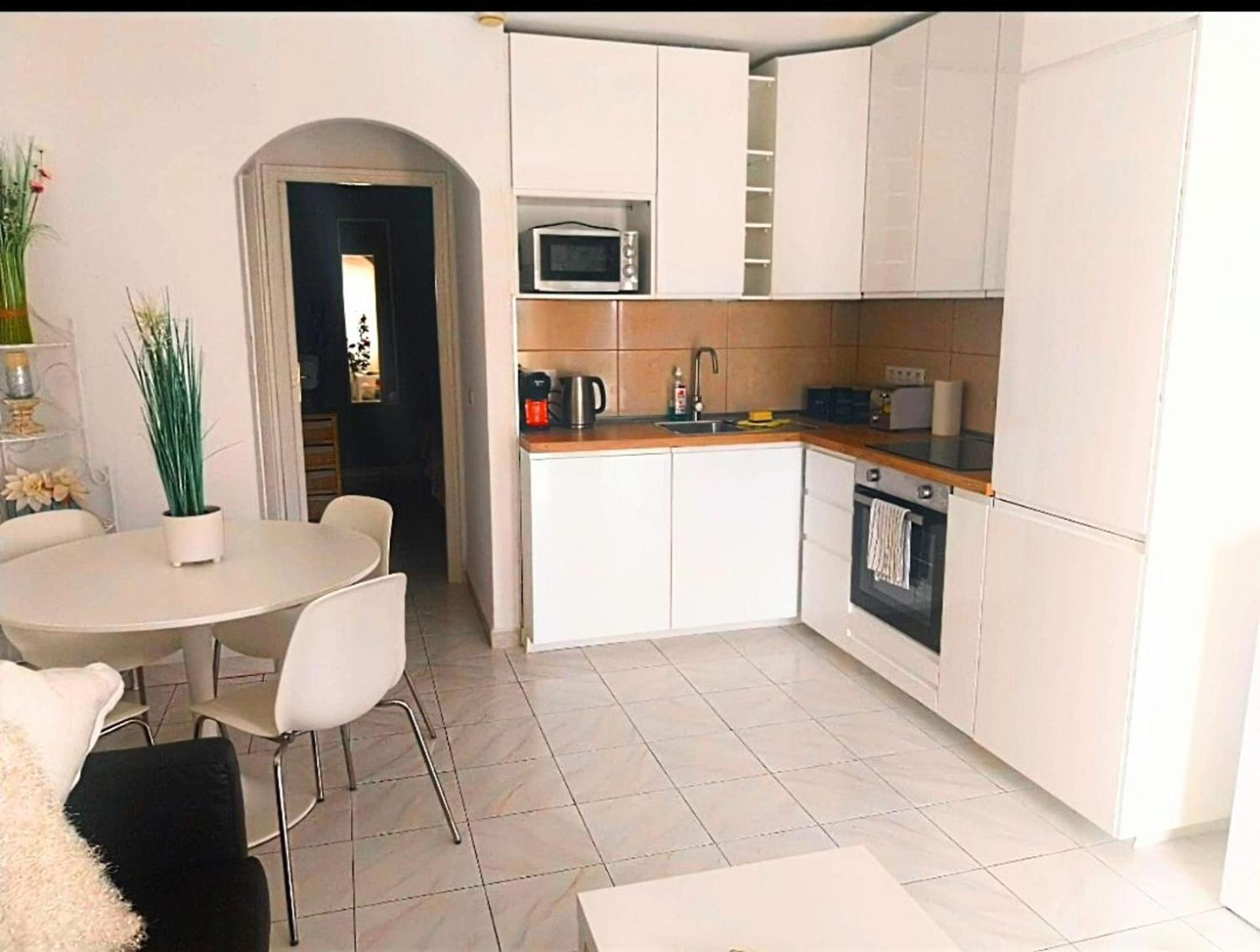 Beautiful Spacious 1-Bed Apartment With Aircon Puerto del Carmen  Bagian luar foto